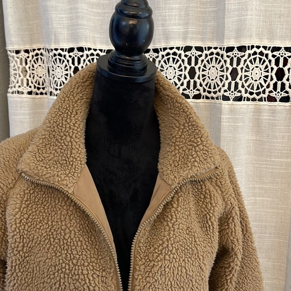 Brandy Melville / John Galt funnel neck teddy coat - Picture 5 of 7